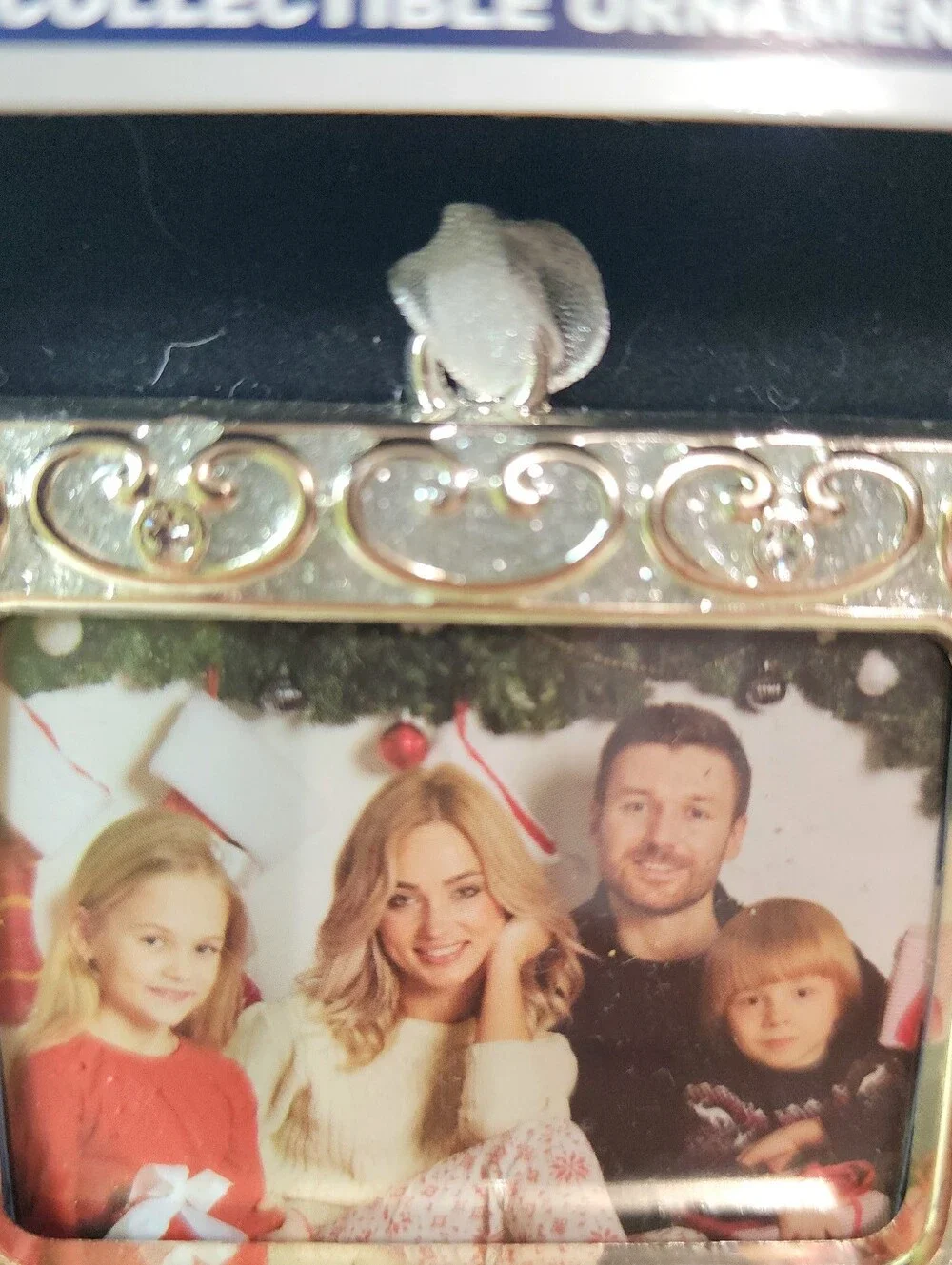 NIB Regent Square 2022 Photo Frame Christmas Ornament Silver Tone With Crystals